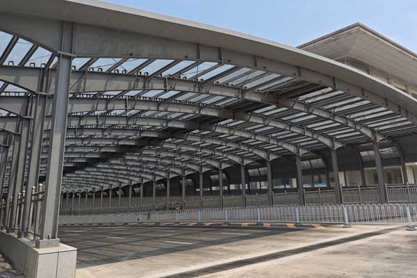 烏魯木齊桁架結構安裝服務：詳述安裝過程中的關鍵注意事項